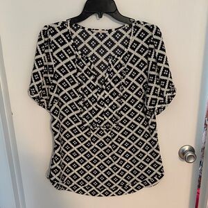 41 Hawthorn Black and White Diamond Pattern Blouse